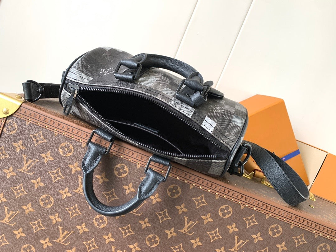 .LV Keepall Bandouliere 25 Bag