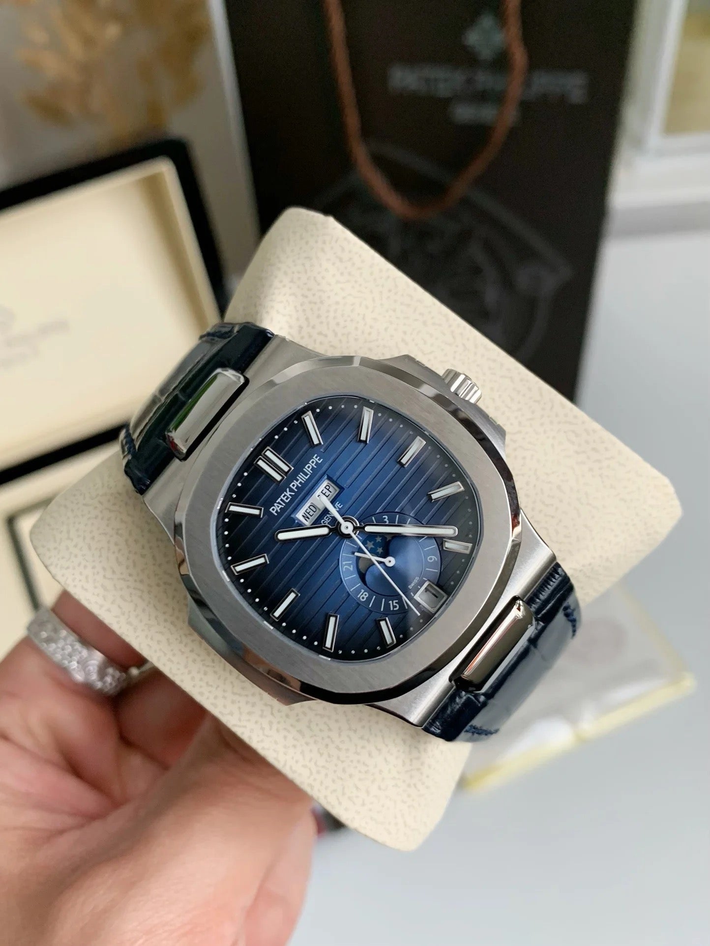 PATEK PHILIPPE 5726 SERIES