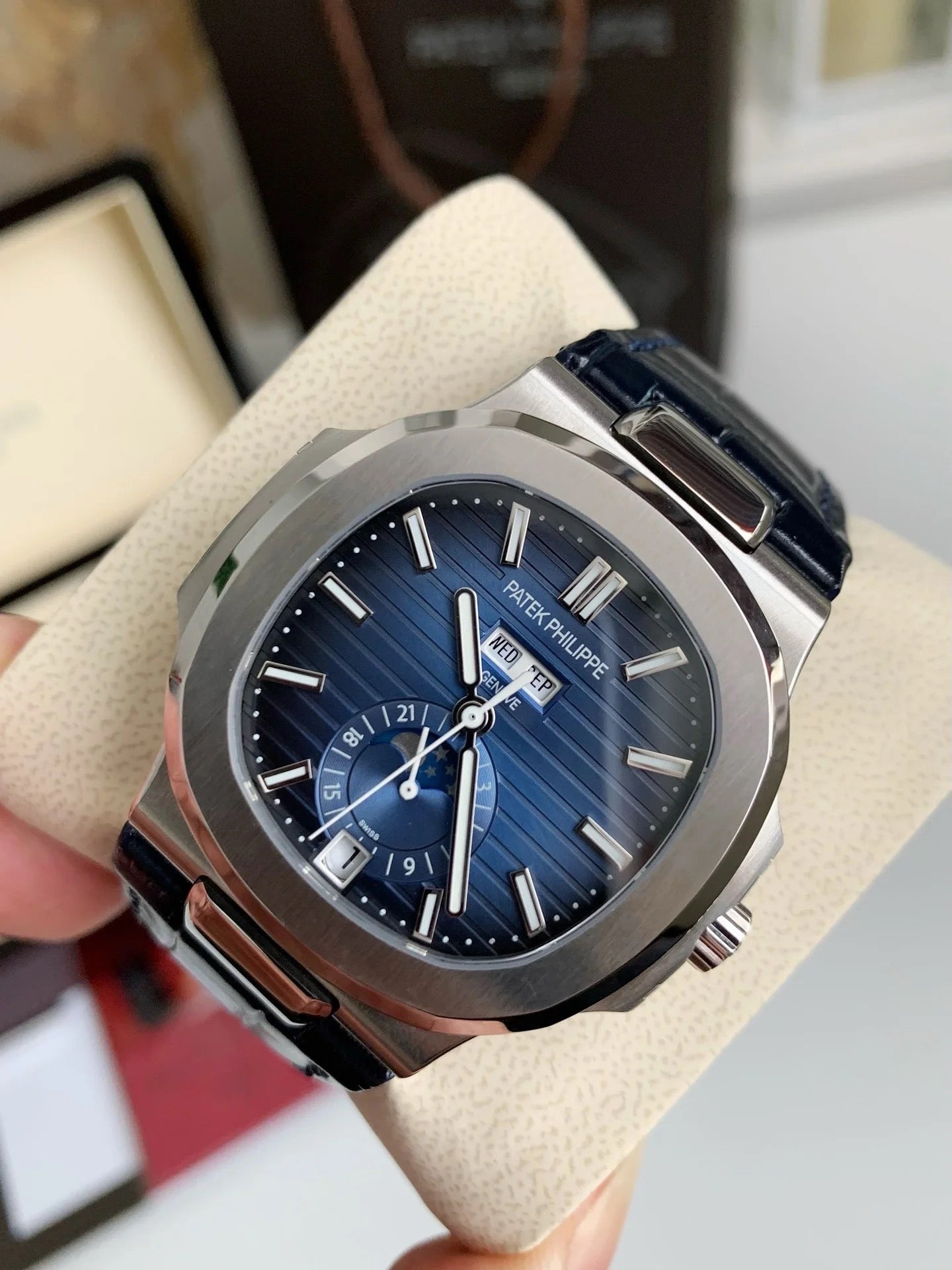 PATEK PHILIPPE 5726 SERIES