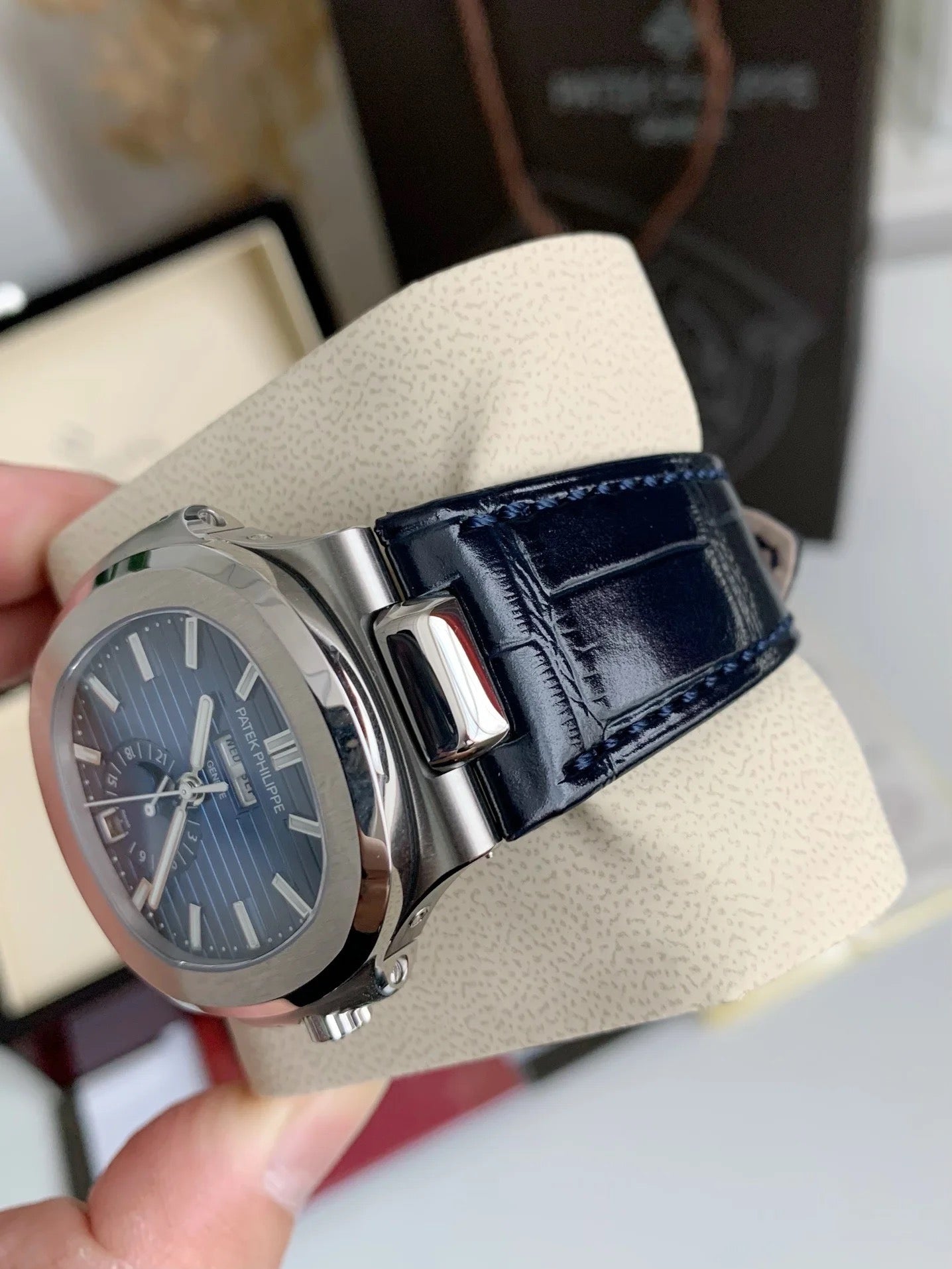 PATEK PHILIPPE 5726 SERIES