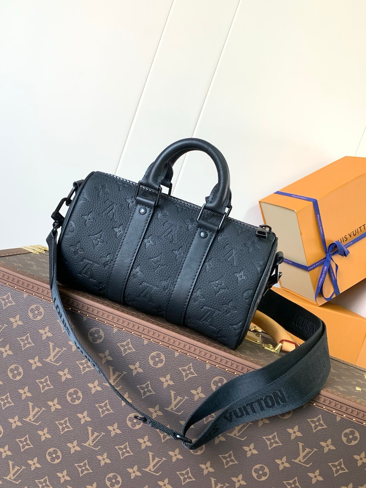 LV Keepall Bandoulière 25 Bag