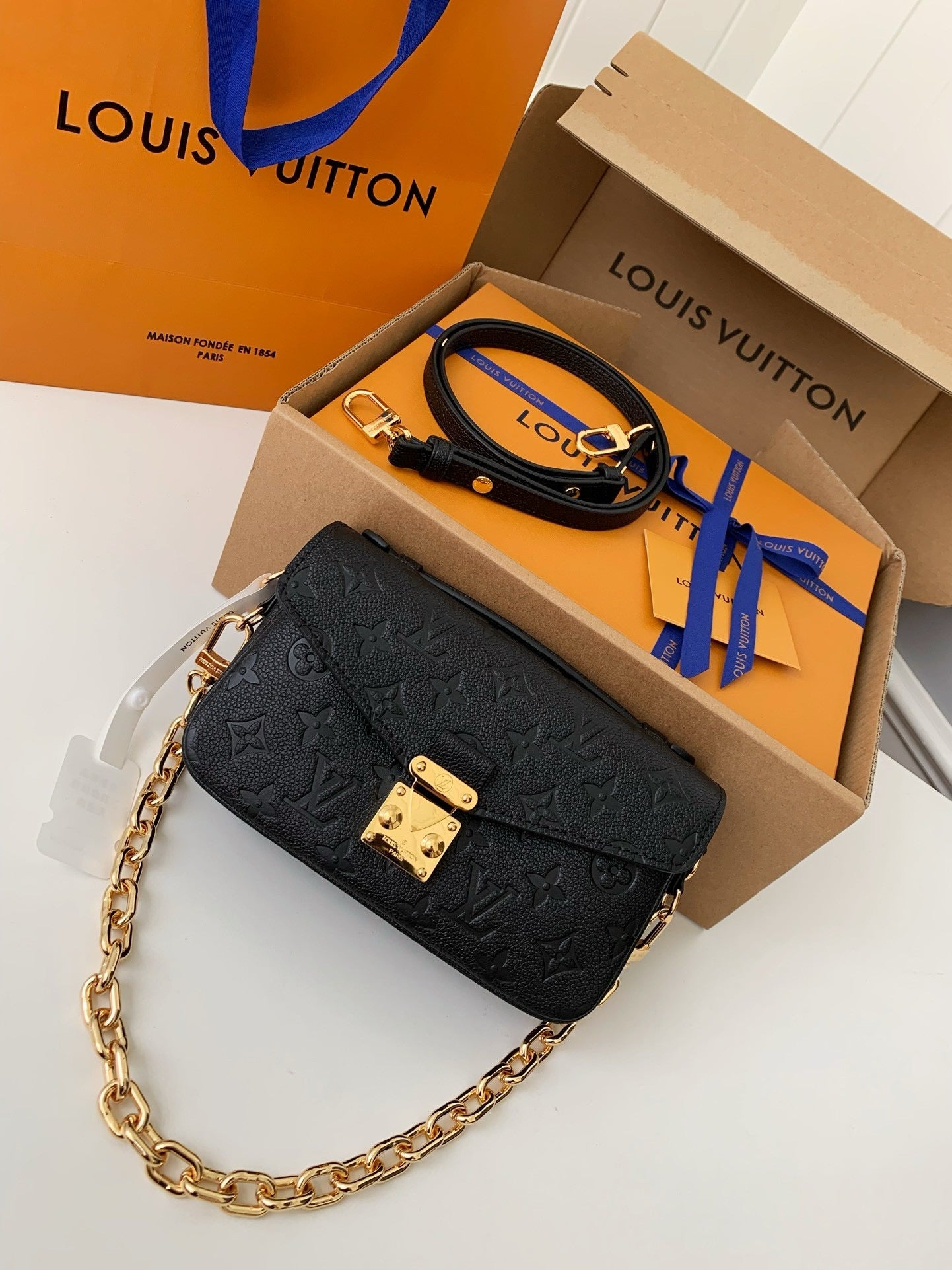 LV Pochette Metis East West Bag