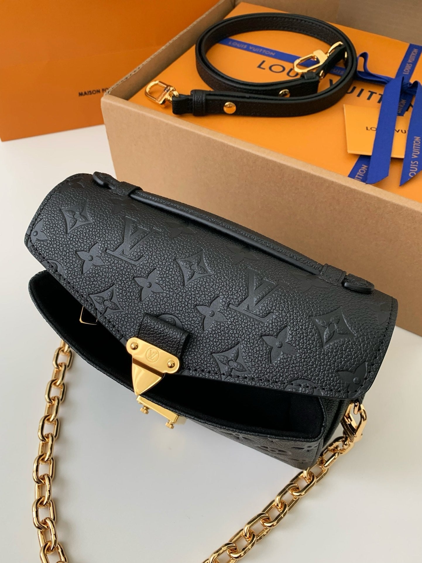 LV Pochette Metis East West Bag