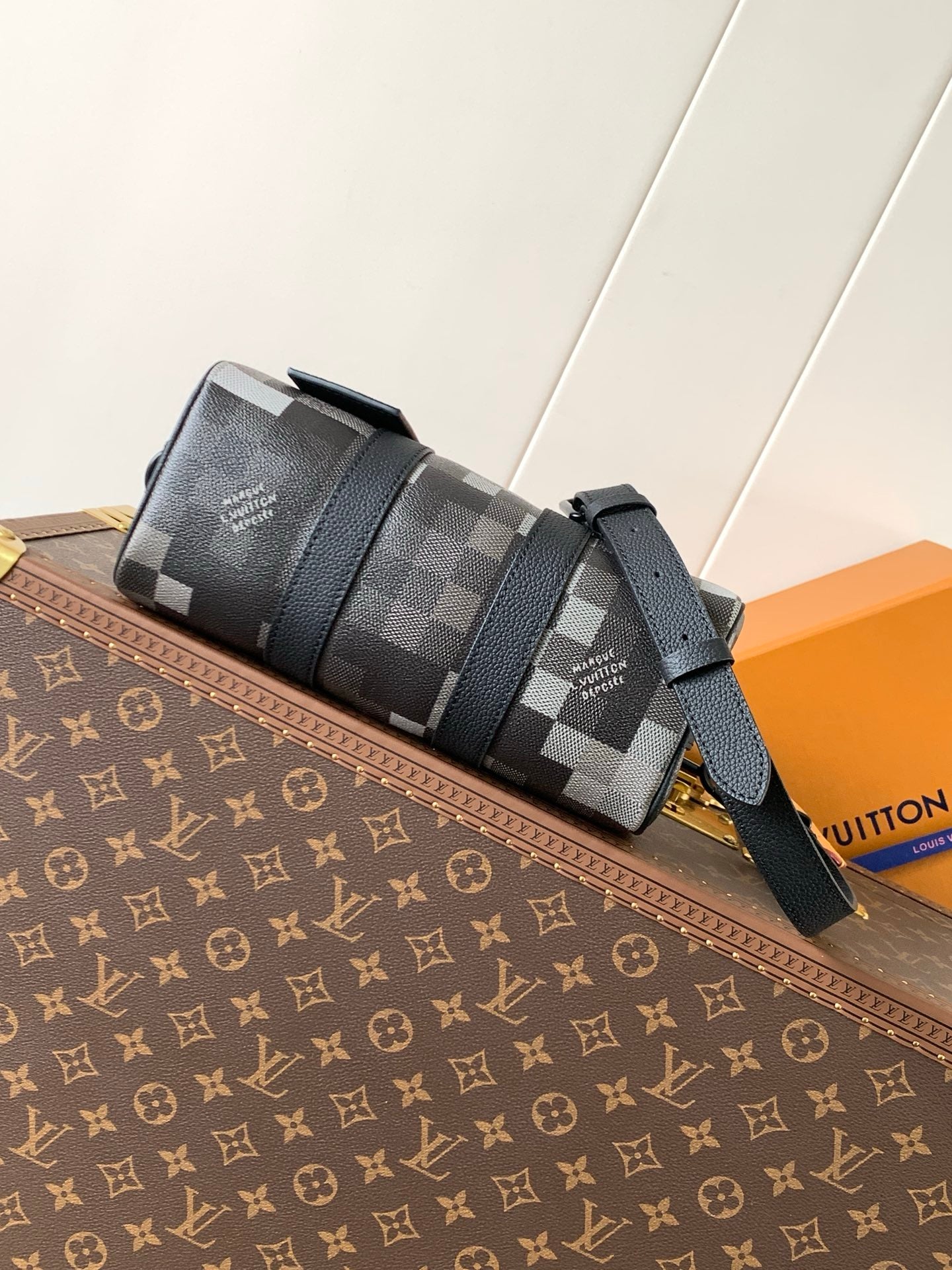 .LV Keepall Bandouliere 25 Bag