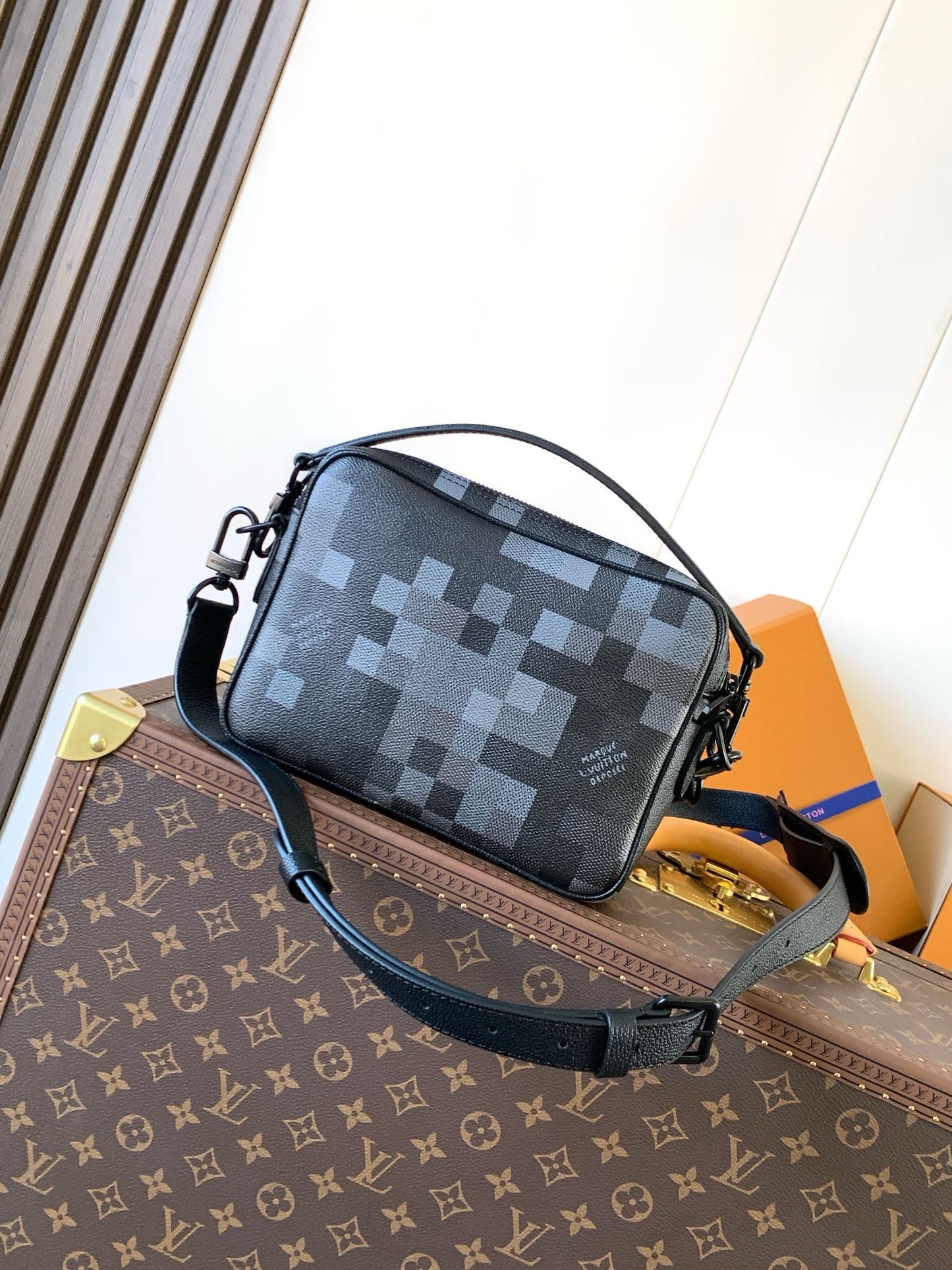 LV Nil Messenger Bag