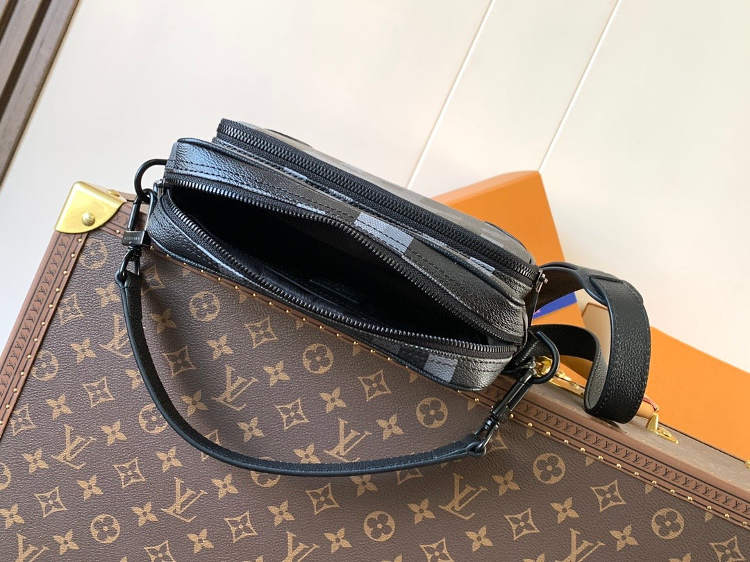 LV Nil Messenger Bag