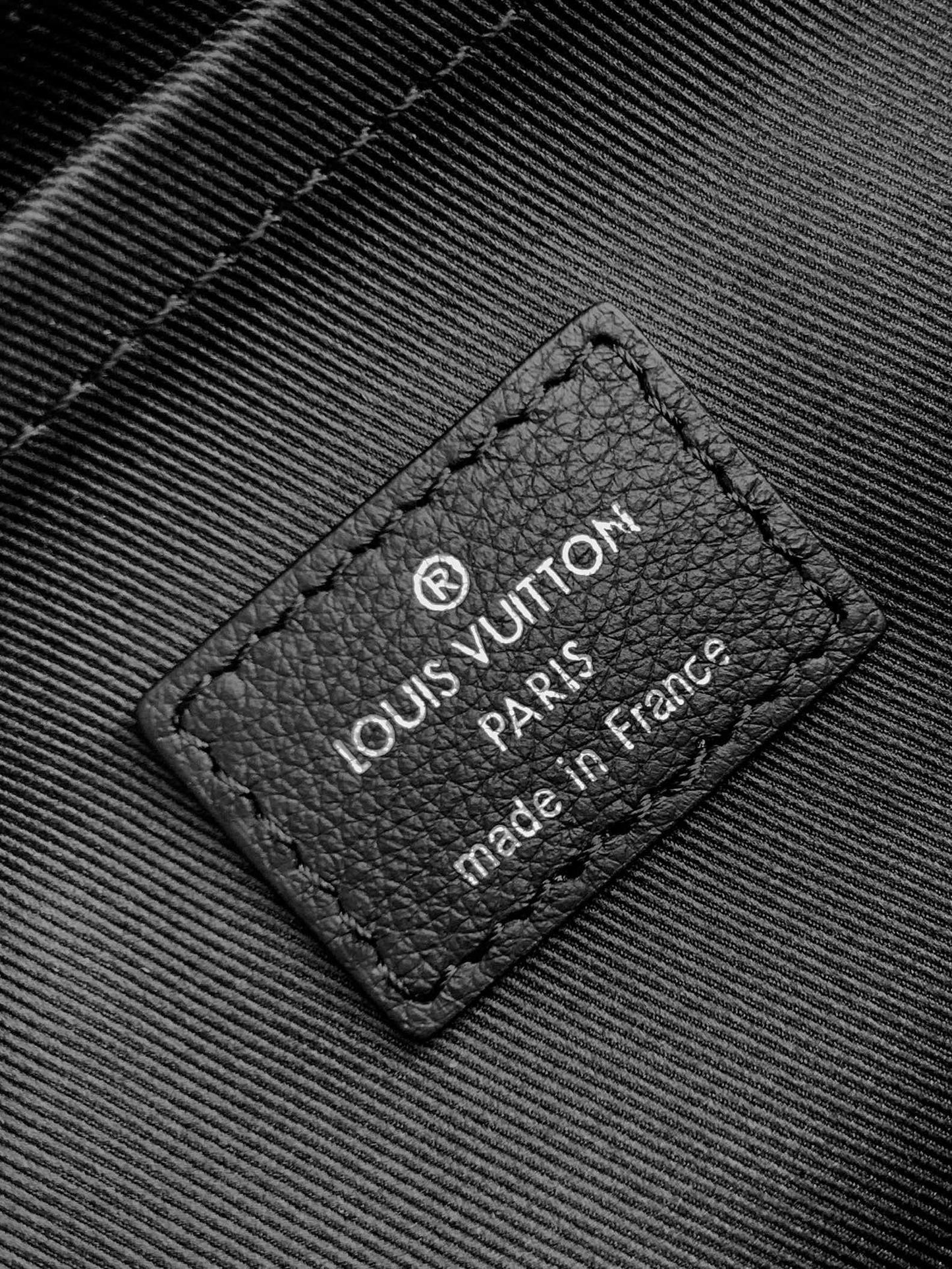 LV Nil Messenger Bag