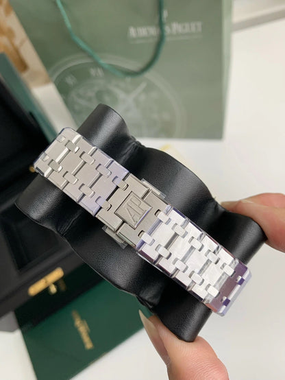 AP Audemars Piguet Royal Oak 15500 Series Watch 41mm