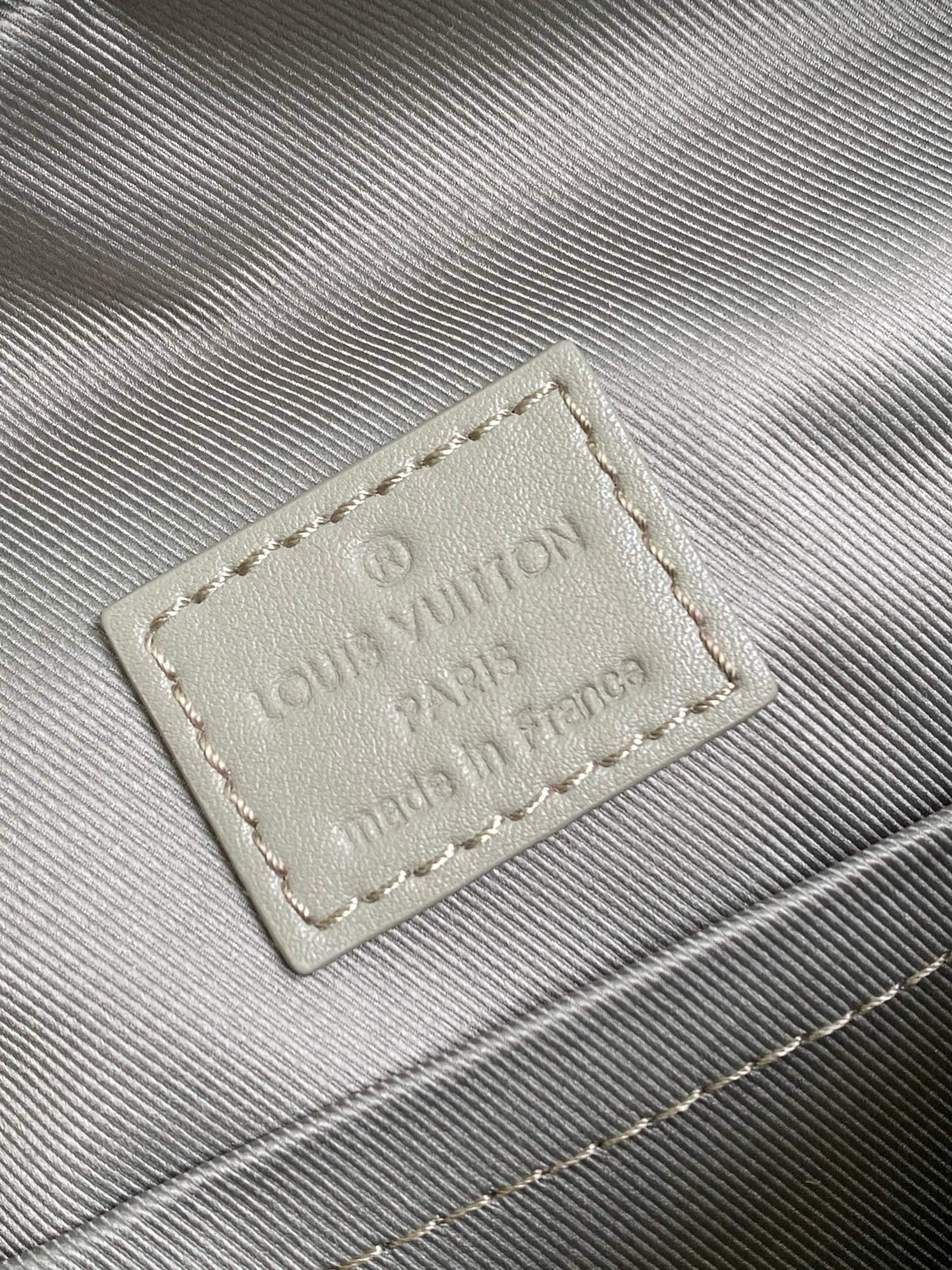LV Avenue Sling Bag