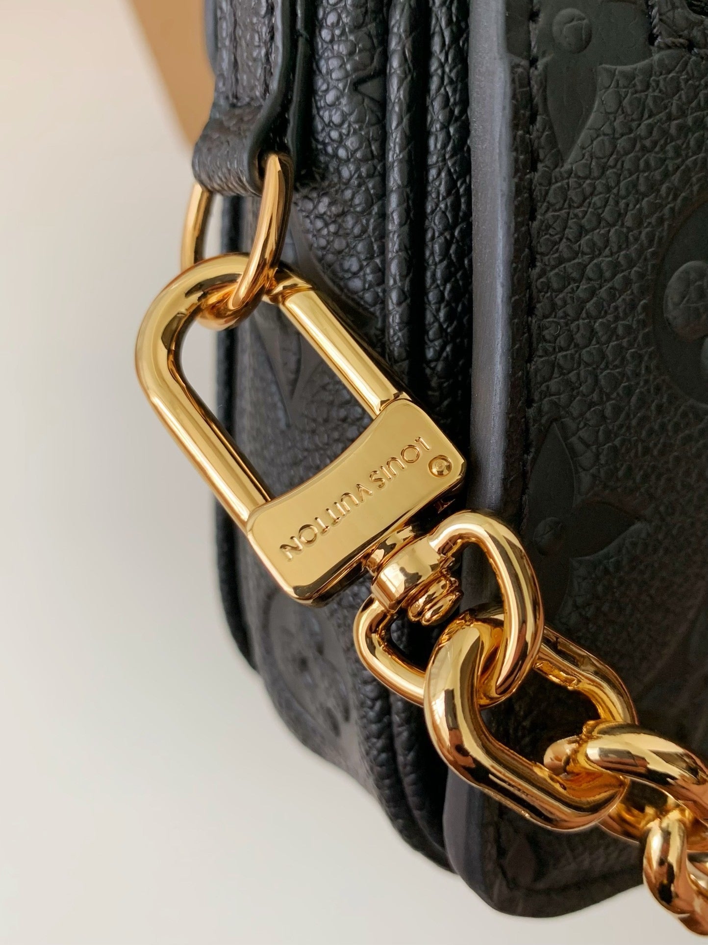 LV Pochette Metis East West Bag
