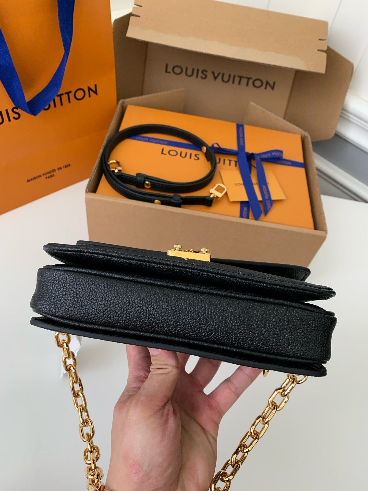 LV Pochette Metis East West Bag