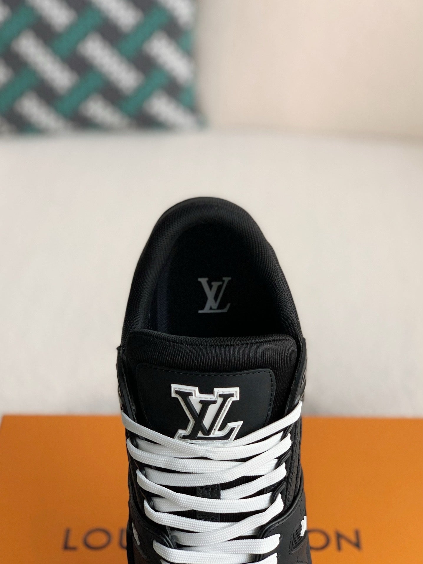 .LV Trainer Sneaker