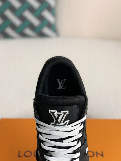 .LV Trainer Sneaker