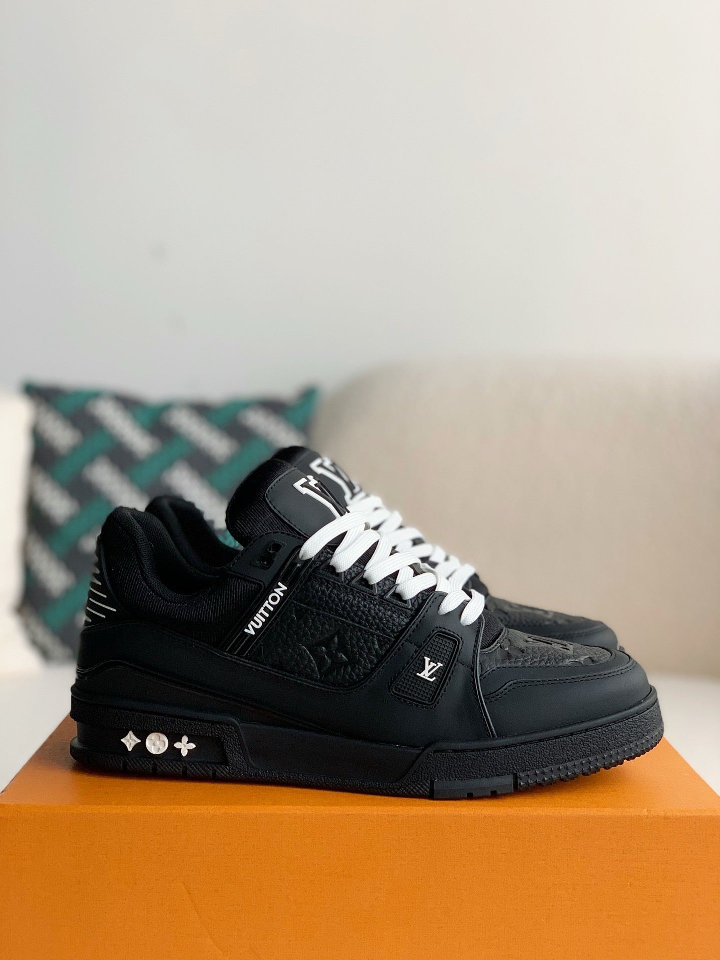 .LV Trainer Sneaker