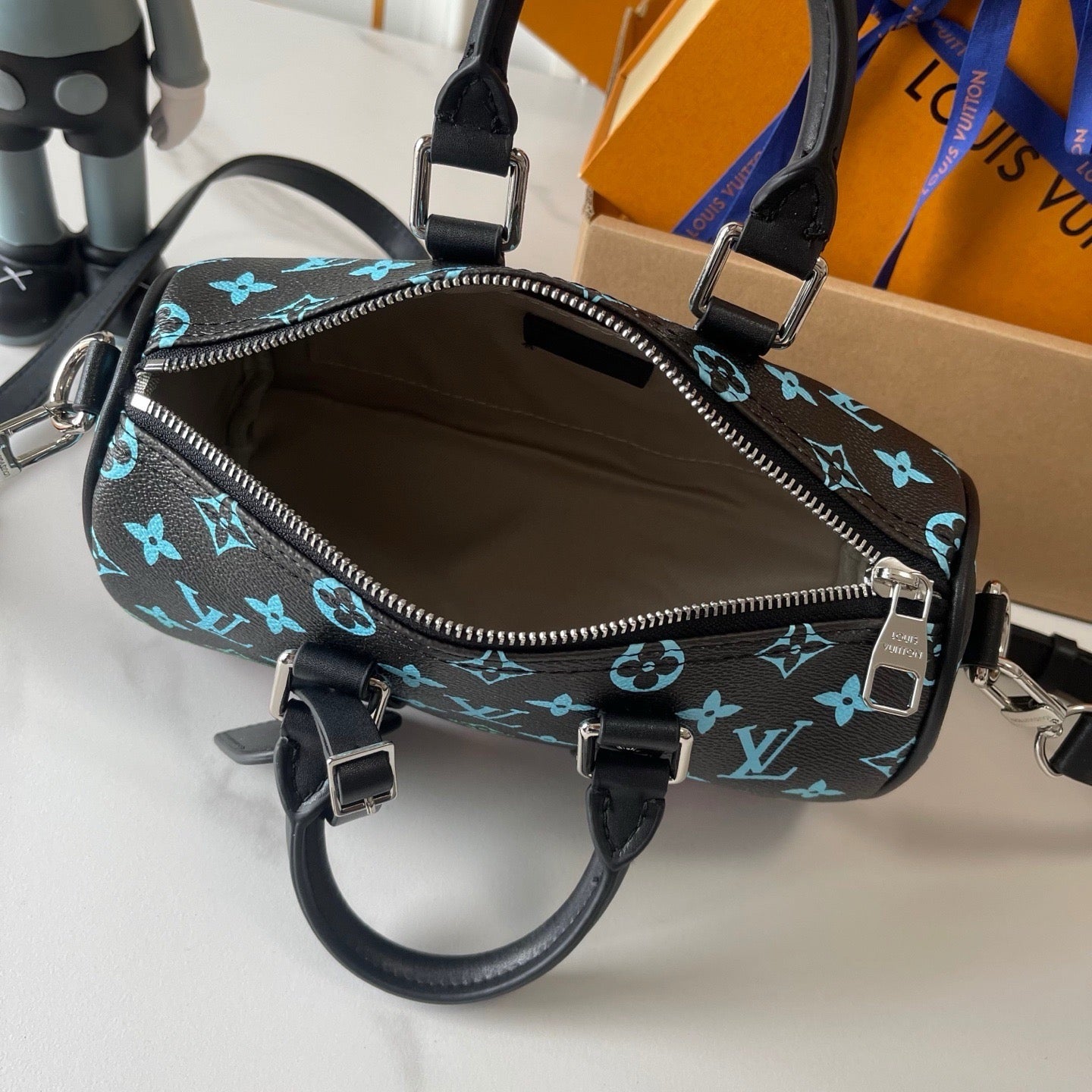 LV Keepall Bandouliere 25 Bag