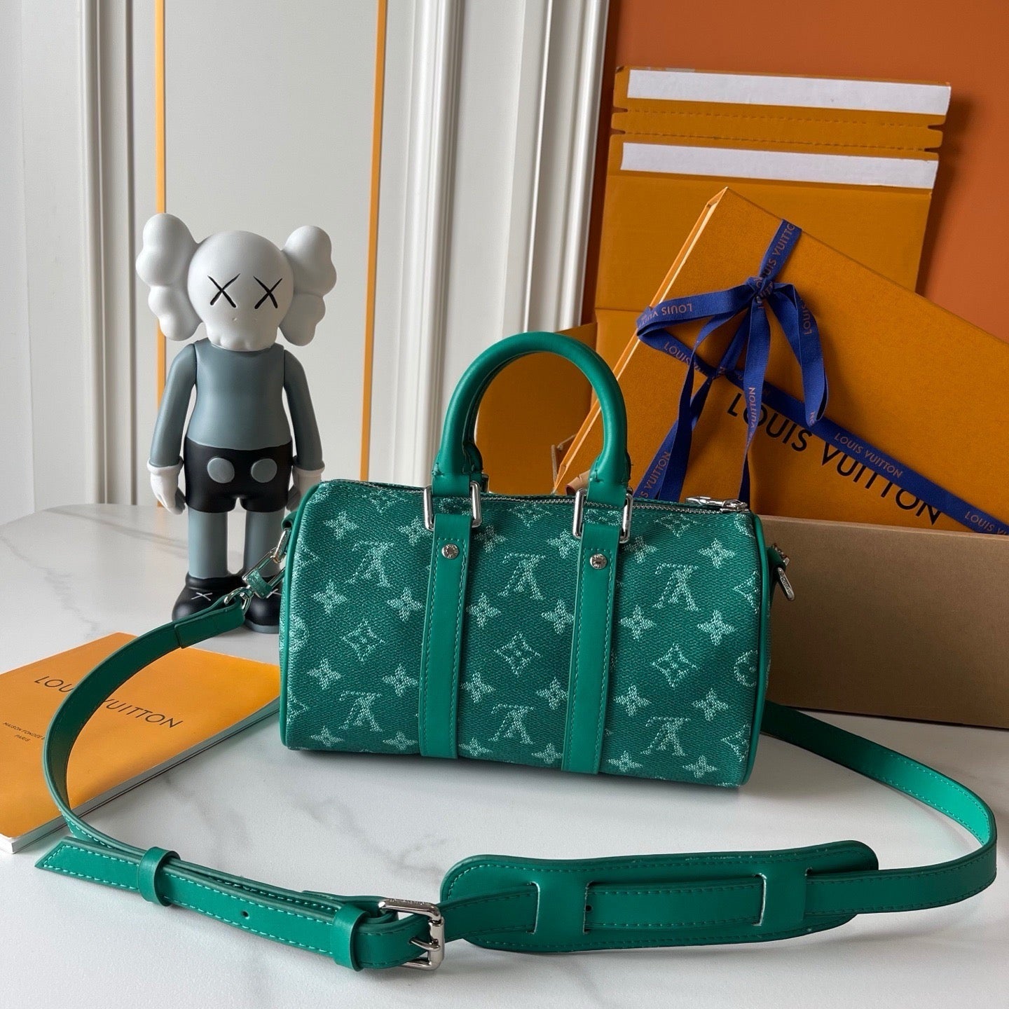 LV Keepall Bandouliere 25 Bag