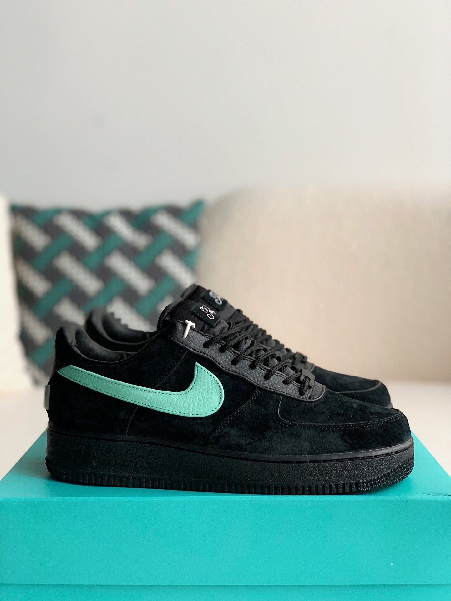 NIKE Air Force 1 Low Tiffany & Co. Sneaker