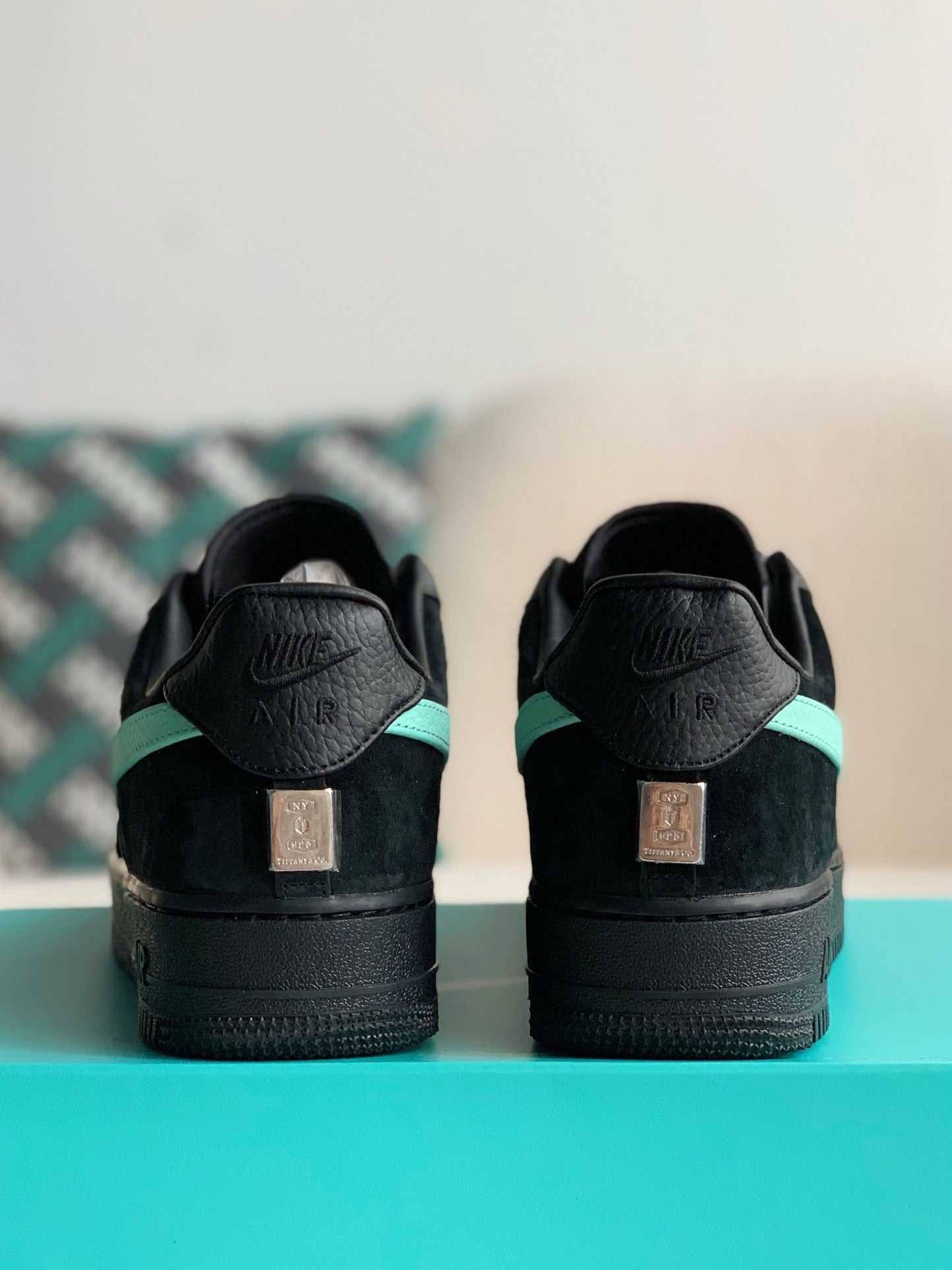 NIKE Air Force 1 Low Tiffany & Co. Sneaker