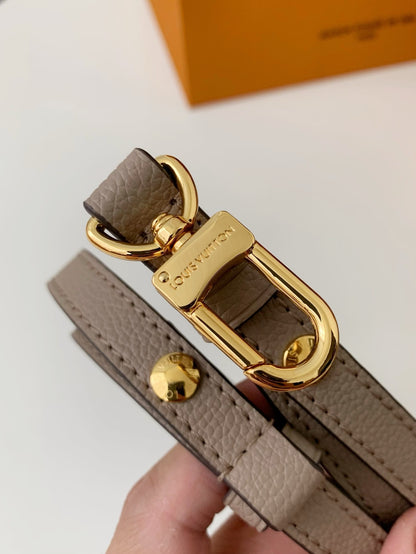 LV Pochette Metis East West