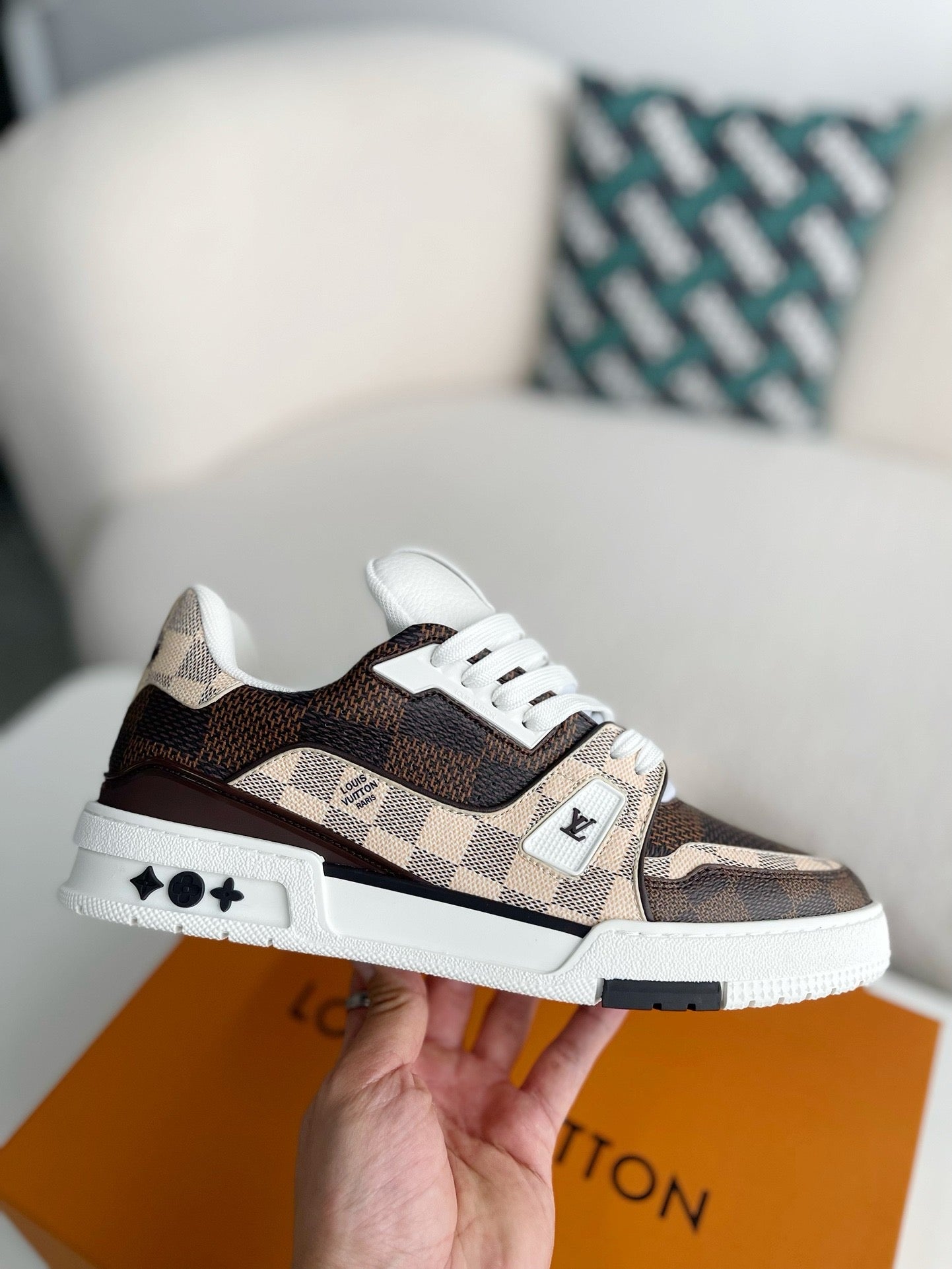.LV Trainer Sneaker