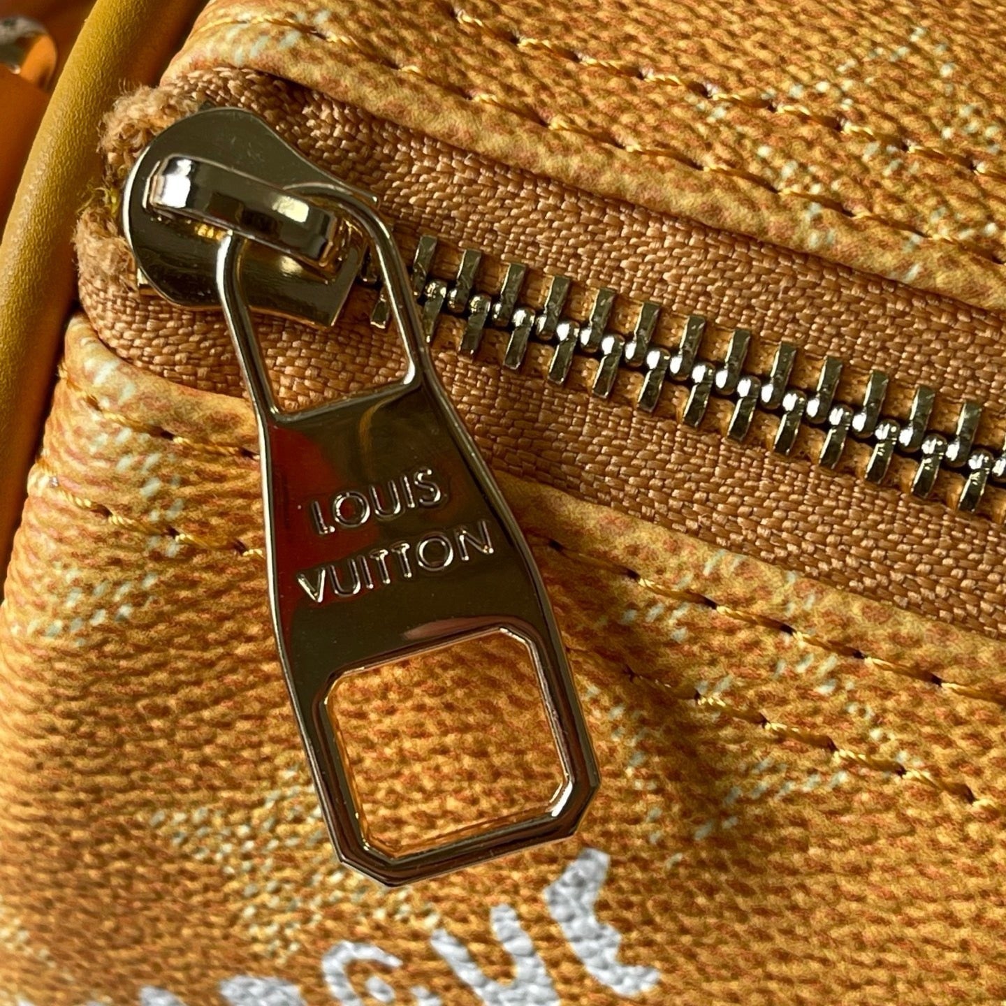 LV Keepall Bandouliere 25 Bag