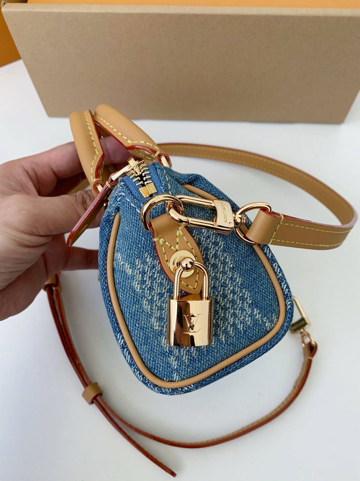 LV Speedy 18 Bandoulière Bag