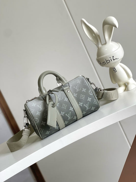 LV Keepall Bandouliere 25 Bag