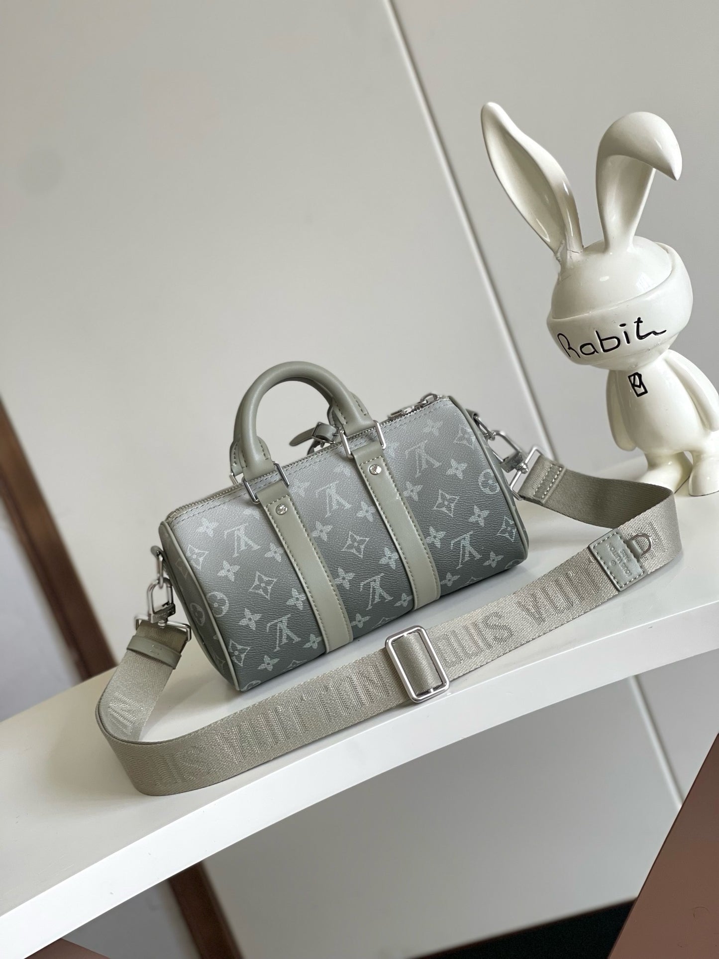 LV Keepall Bandouliere 25 Bag