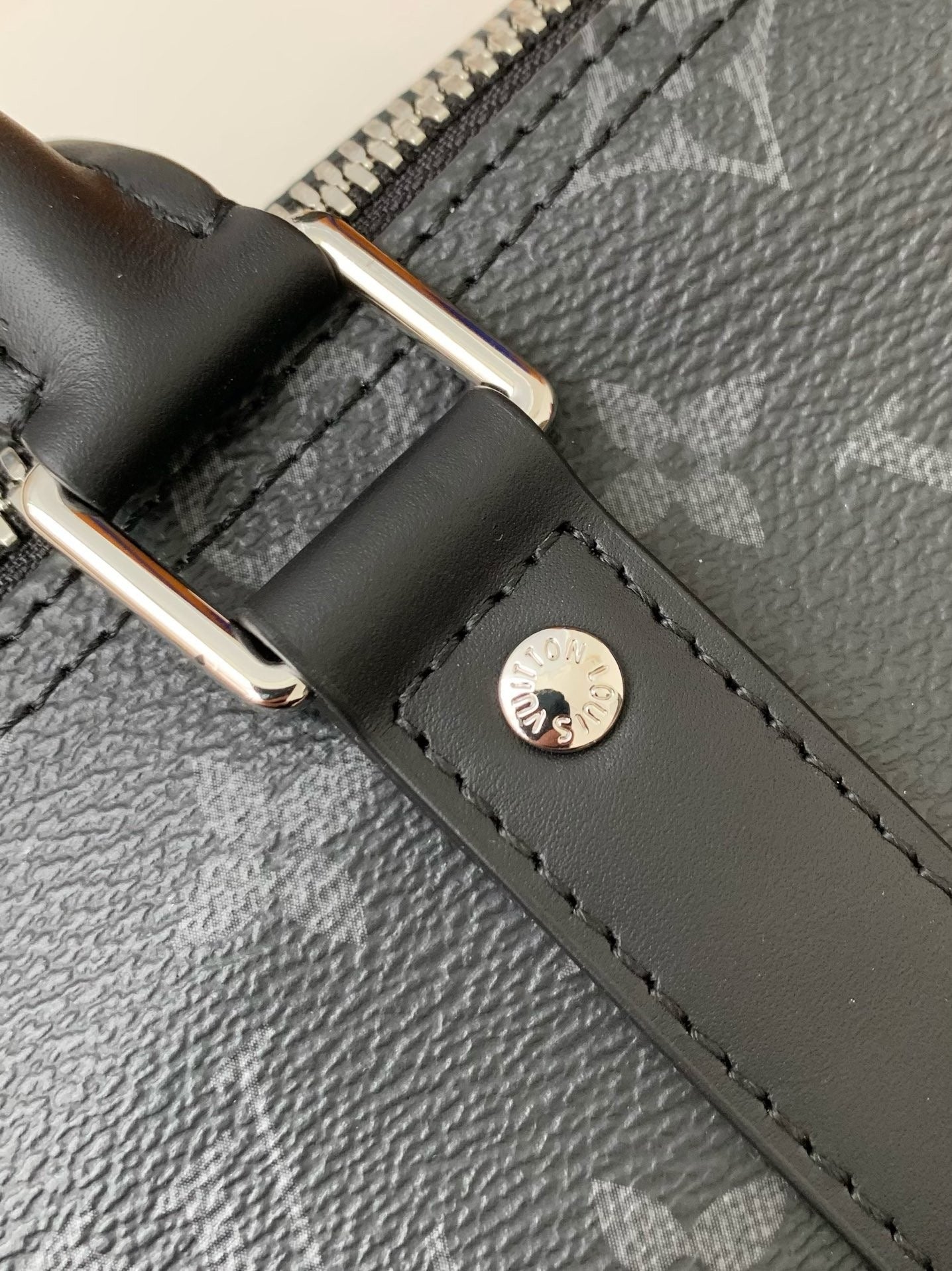 LV Keepall Bandoulière 25 Bag