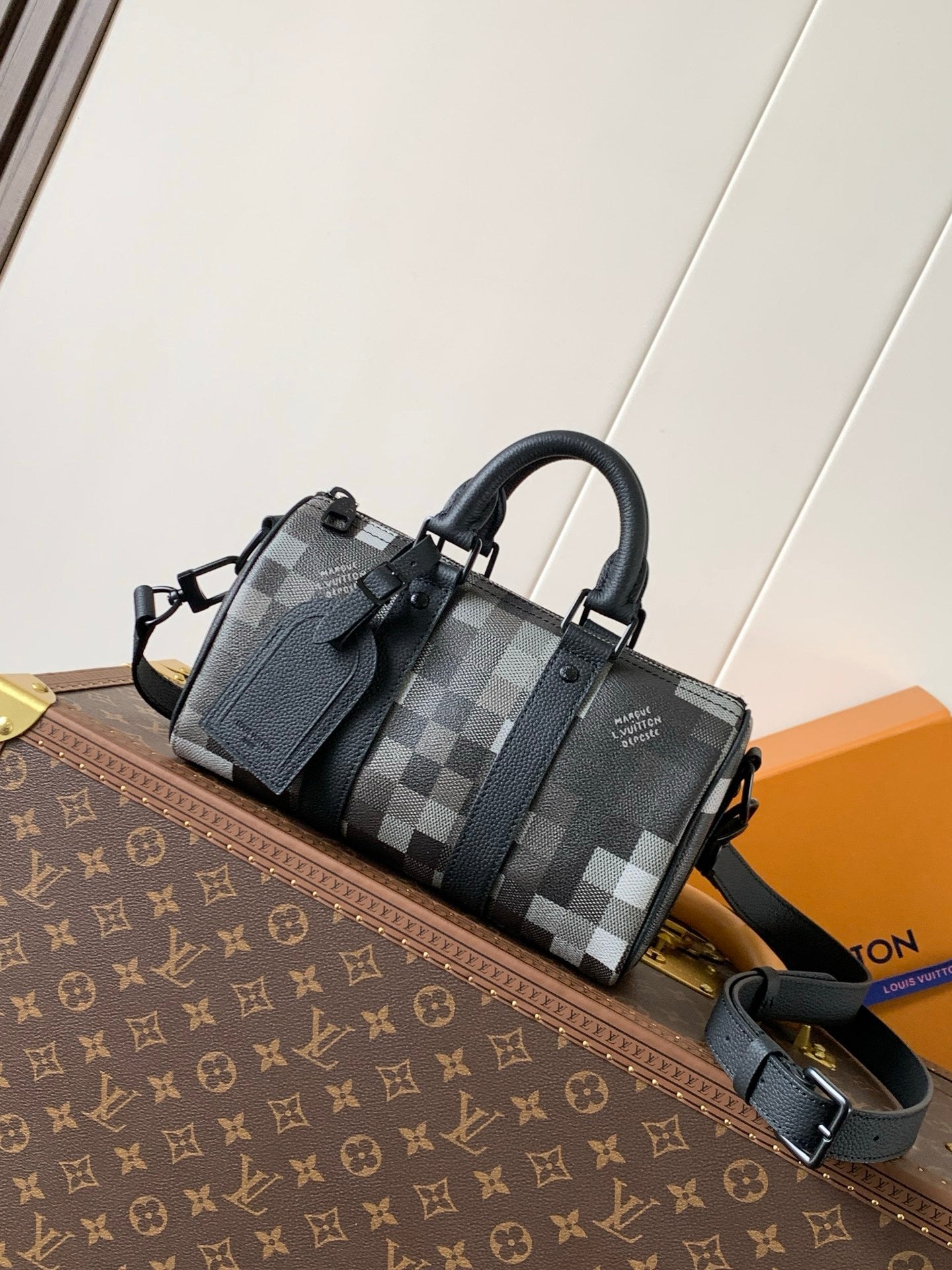 .LV Keepall Bandouliere 25 Bag
