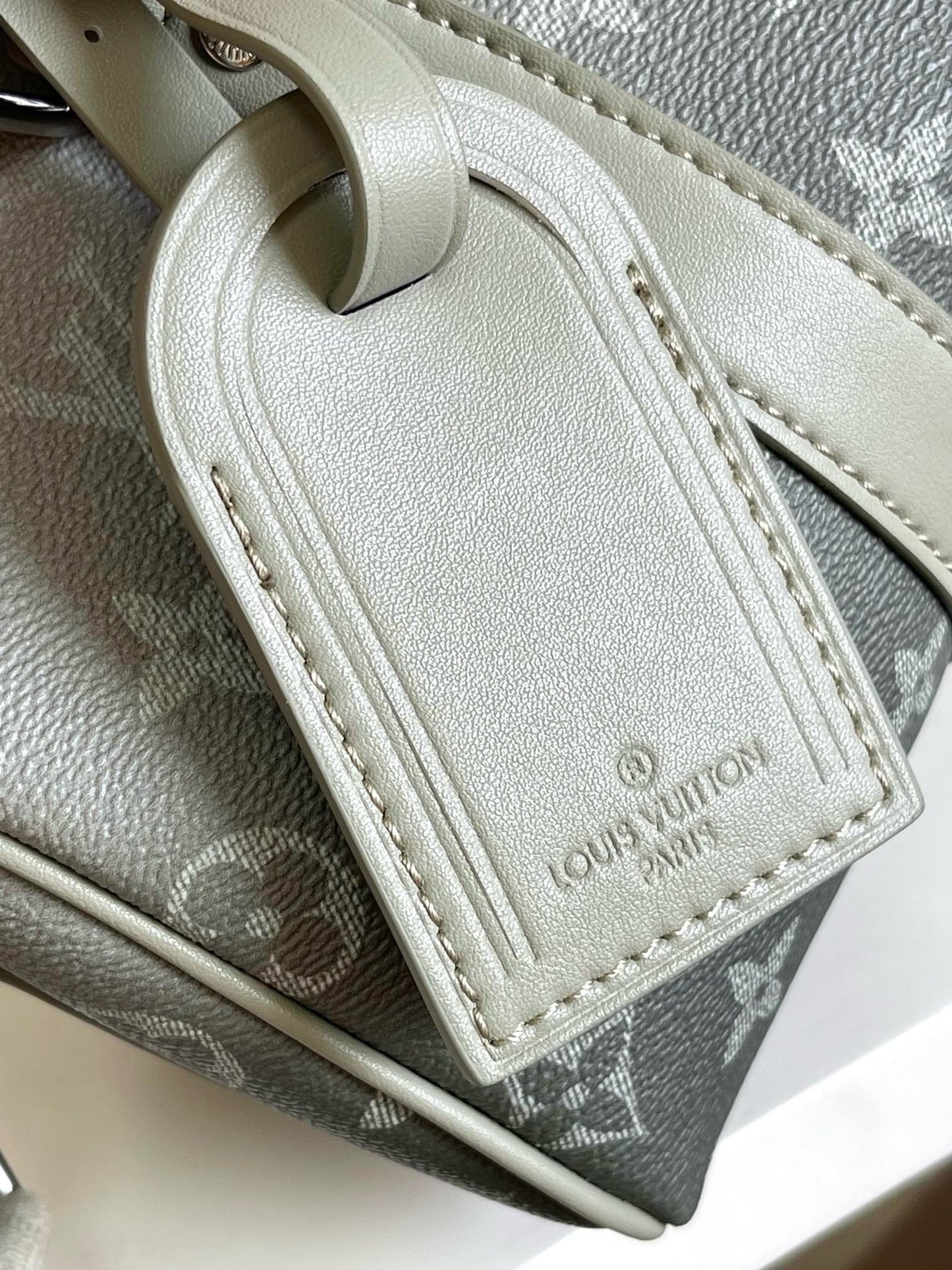 LV Keepall Bandouliere 25 Bag